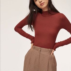 NWOT Aritzia Wilfred Ruffle Turtleneck in Brown